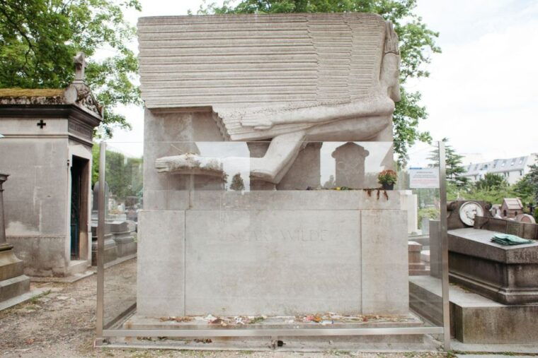 paris-pere-lachaise-cemetery-walking-tour