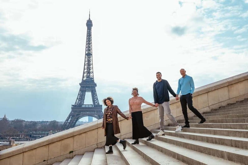 Paris photographer 1 hour near the Eiffel Tower or in Paris - What to Expect from Your Paris Photo Session