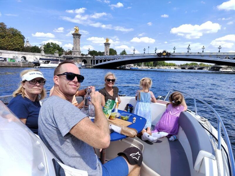 paris-private-boat-cruise-on-seine-river