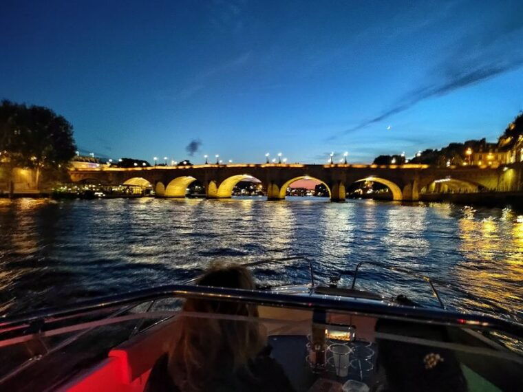paris-private-boat-cruise-on-seine-river