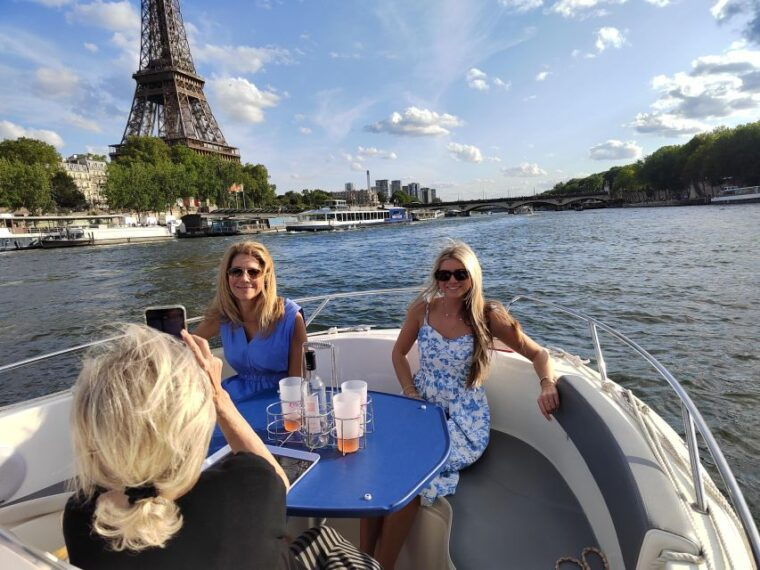 paris-private-boat-seine-river-start-near-eiffel-tower