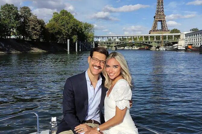 paris-private-boat-tour-with-your-own-captain-guide