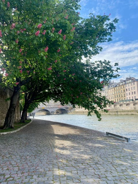 paris-private-early-morning-city-walking-tour