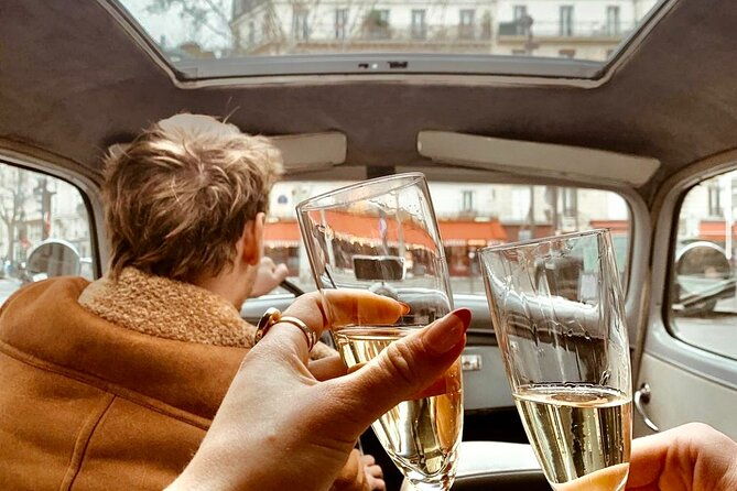 paris-private-guided-tour-in-a-vintage-open-top-french-car