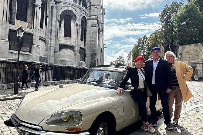 paris-private-guided-tour-in-a-vintage-open-top-french-car