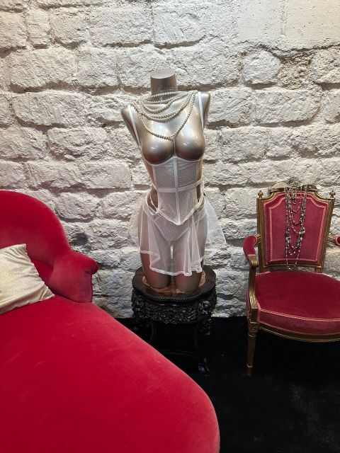 paris-private-lingerie-fitting-activity