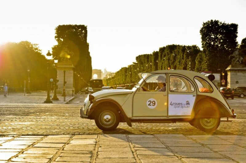 paris-private-little-known-places-tour-in-citroen-2cv-2h