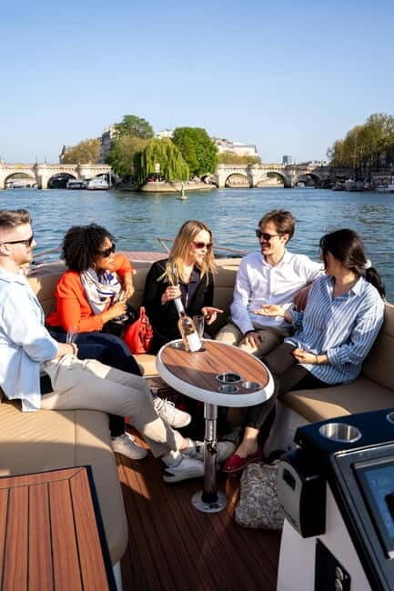 Paris: Private Small Boat Cruise with Rosé and Macarons - An In-Depth Look at the Private Seine Experience