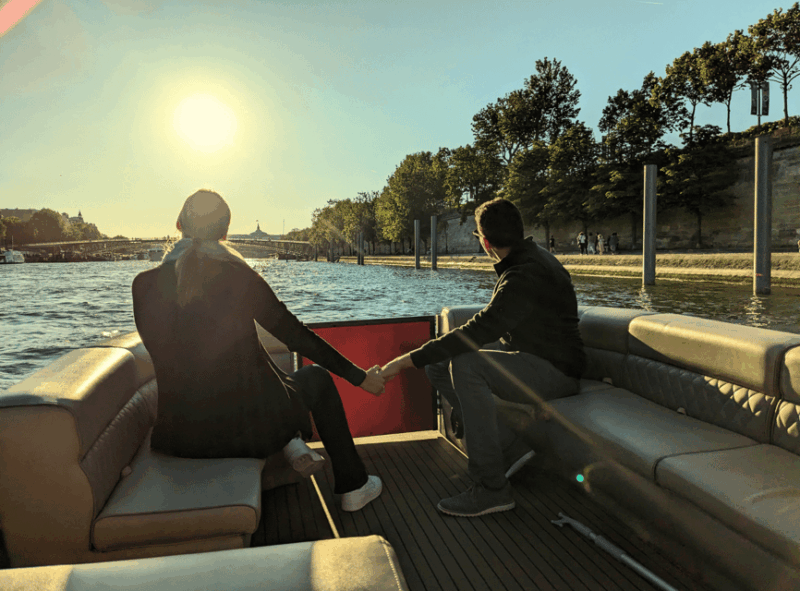 paris-private-sunset-sein-cruise-with-aperitif-and-pick-up
