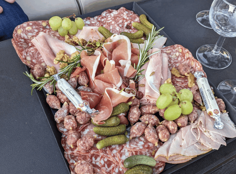 paris-private-sunset-sein-cruise-with-aperitif-and-pick-up