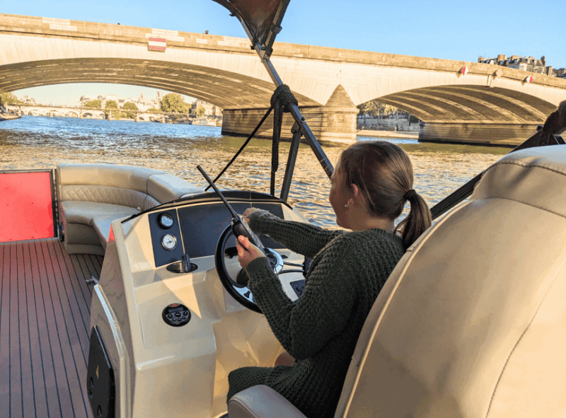 paris-private-sunset-sein-cruise-with-aperitif-and-pick-up