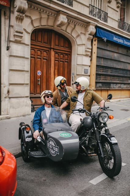 paris-private-tailor-made-guided-tour-on-vintage-sidecar