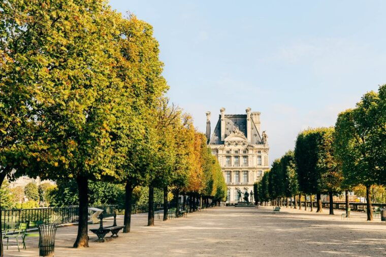paris-private-tour-with-locals-highlights-hidden-gems