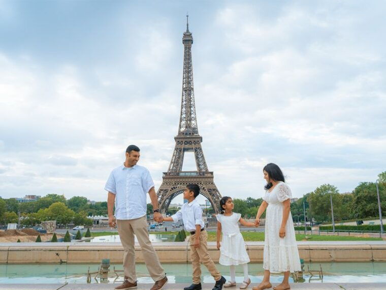 paris-professional-photoshoot-with-the-eiffel-tower