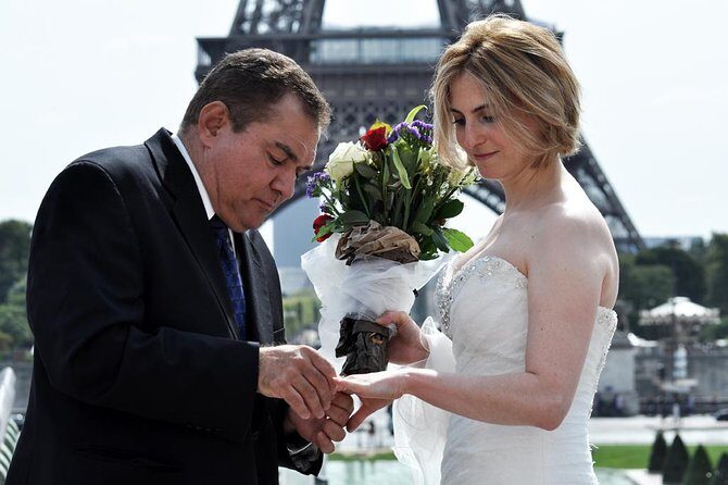 Paris Renew Your Wedding Vows Experience with Professional Photographer - Paris Renew Your Wedding Vows Experience with a Professional Photographer