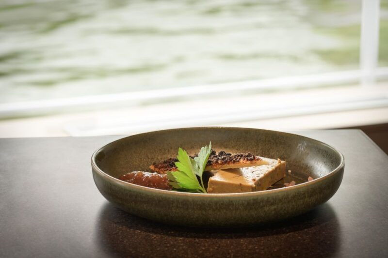 paris-romantic-cruise-with-3-course-dinner-on-seine-river