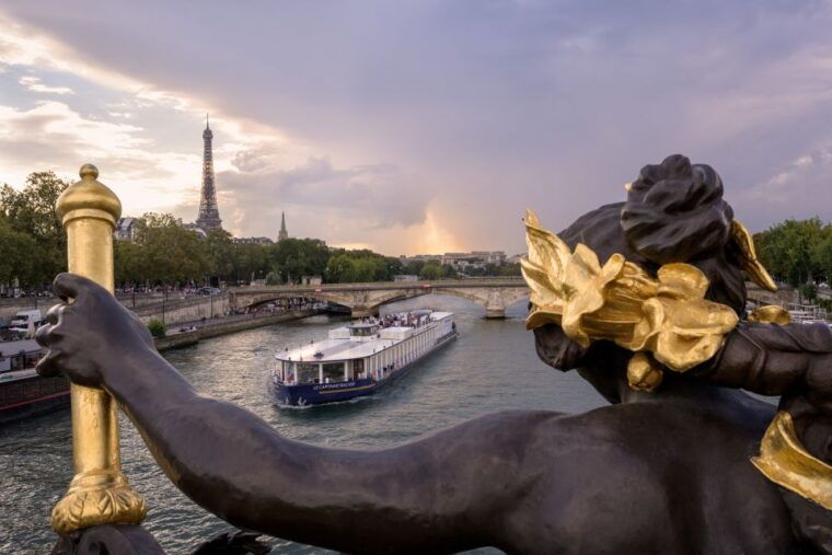 paris-romantic-cruise-with-3-course-dinner-on-seine-river