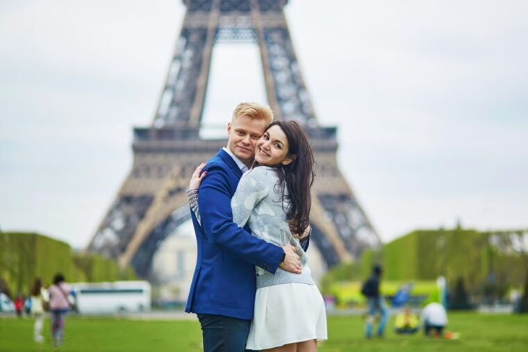 paris-romantic-photoshoot-for-couples