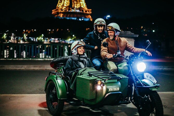 paris-romantic-private-tour-by-night-on-a-sidecar-ural