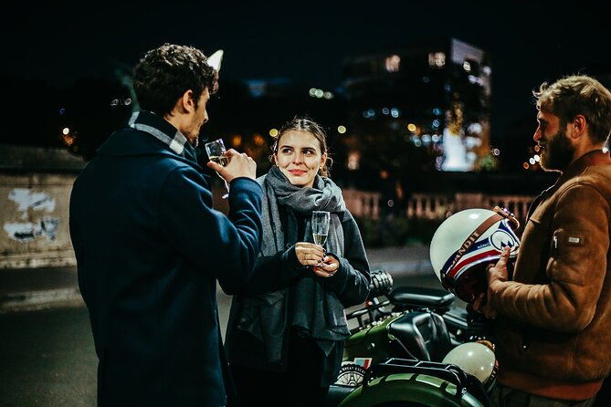 paris-romantic-private-tour-by-night-on-a-sidecar-ural