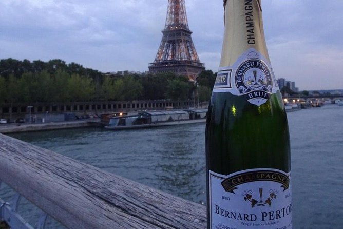 paris-romantic-private-tour-by-night-on-a-sidecar-ural