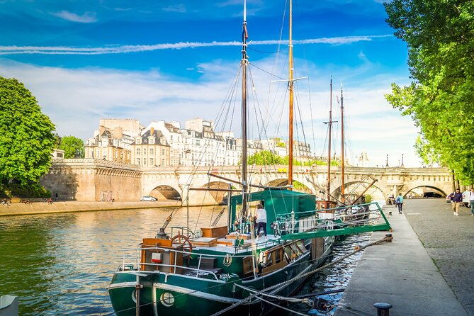 paris-scavenger-hunt-and-highlights-self-guided-tour