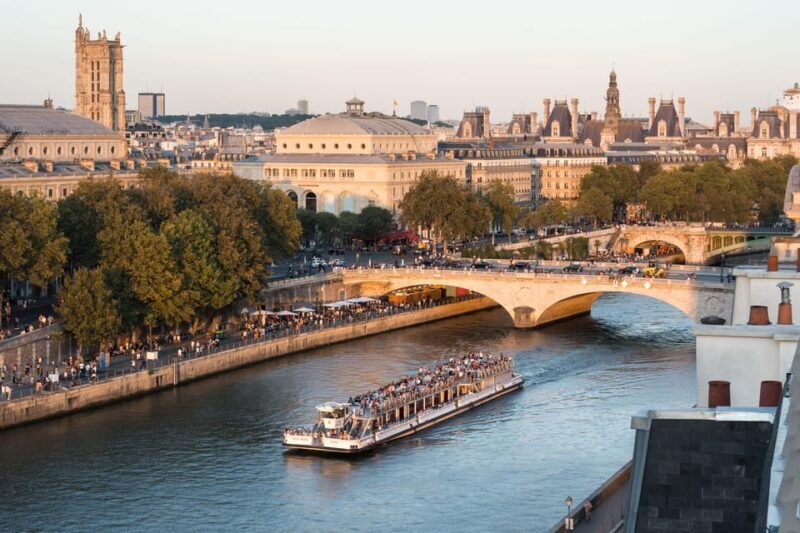 paris-scenic-cruise-on-the-seine-river-with-champagne