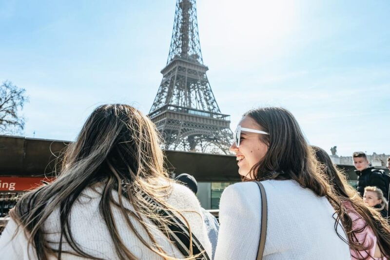paris-seine-cruise-and-macaron-tasting-by-the-eiffel-tower
