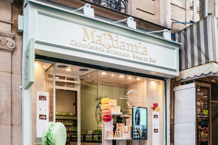 paris-seine-cruise-and-macaron-tasting-by-the-eiffel-tower