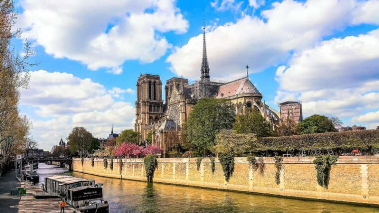 Paris: Seine Cruise & Crepe Tasting near the Eiffel Tower - Price and Value for Money