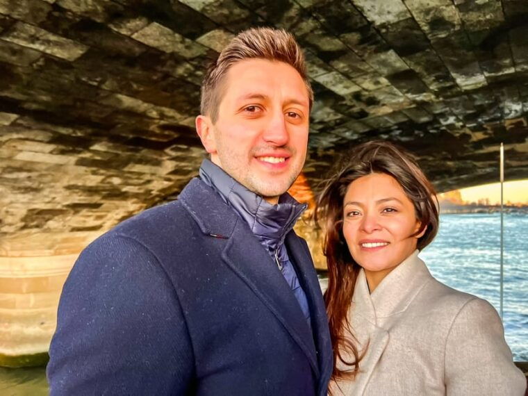 paris-seine-cruise-crepe-tasting-near-the-eiffel-tower