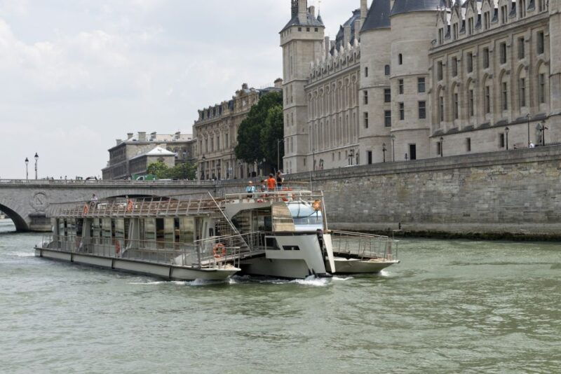 paris-seine-river-cruise-and-3-course-bistro-lunch