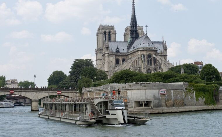 paris-seine-river-cruise-and-3-course-bistro-lunch