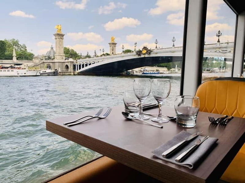 Paris: Seine River Cruise & Eiffel Tower Access - The Meeting Point and Practicalities