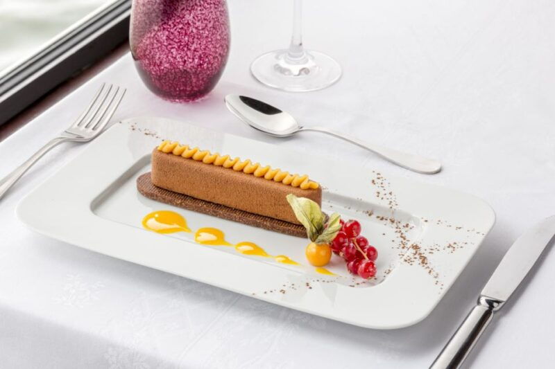 paris-seine-river-cruise-with-3-course-dinner-live-music