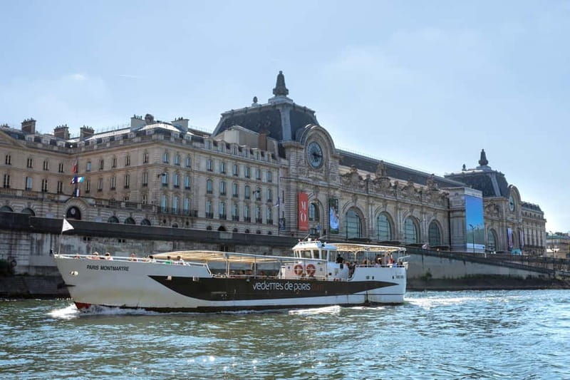 Paris: Seine River Cruise with a Live Guide - Key Points
