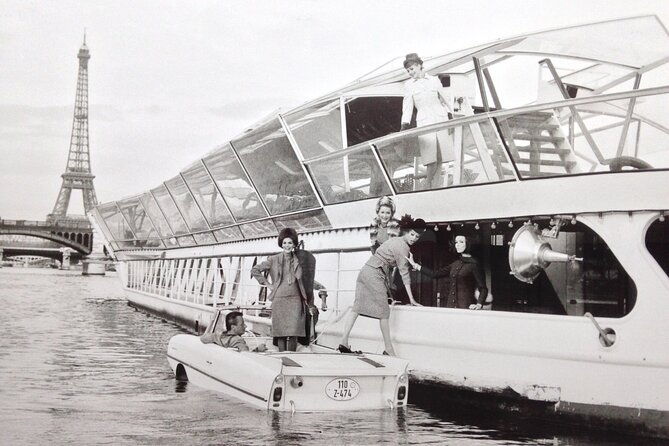 paris-seine-river-dinner-cruise-with-live-music-by-bateaux-mouches