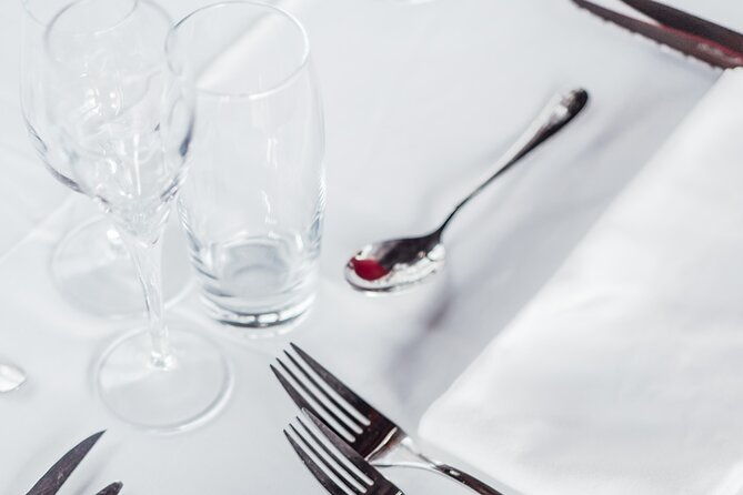 paris-seine-river-lunch-cruise-by-bateaux-mouches