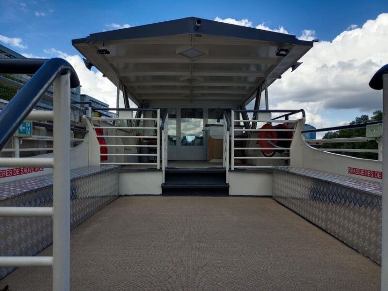 paris-seine-river-lunch-cruise-from-eiffel-tower