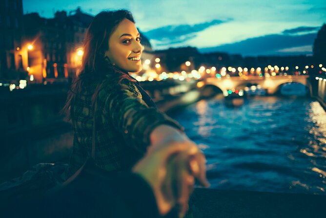 paris-seine-river-sightseeing-cruise-by-bateaux-mouches