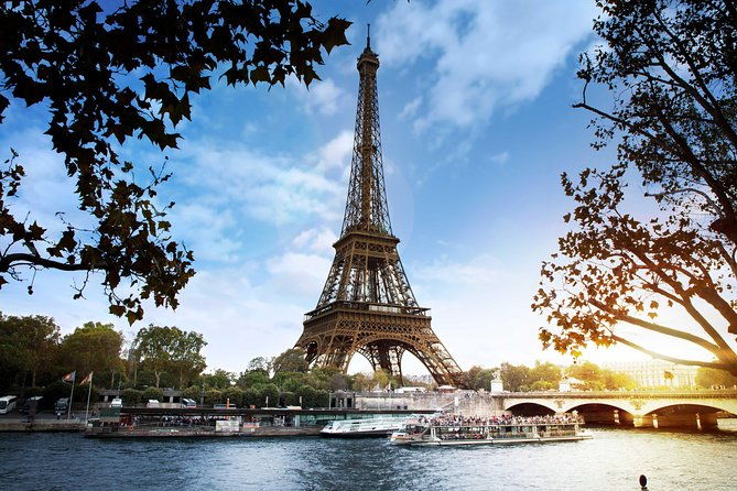 paris-seine-river-sightseeing-cruise-with-commentary-by-bateaux-parisiens