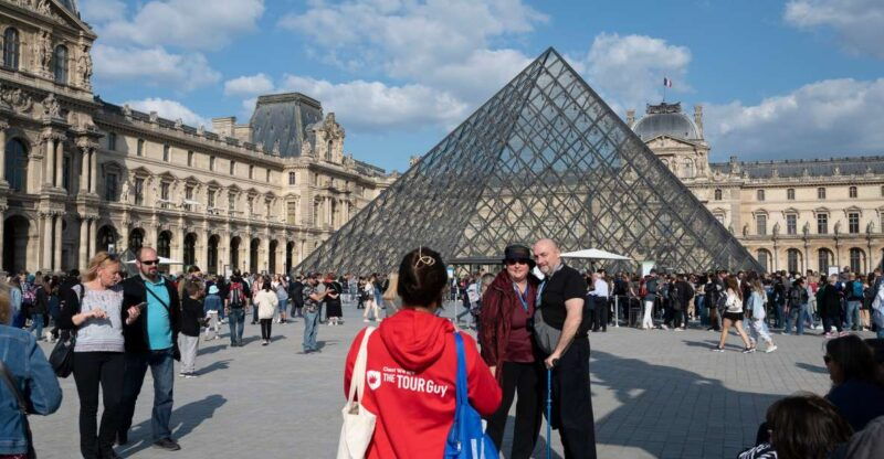 paris-semi-private-walking-tour-louvre-eiffel-tower-boat