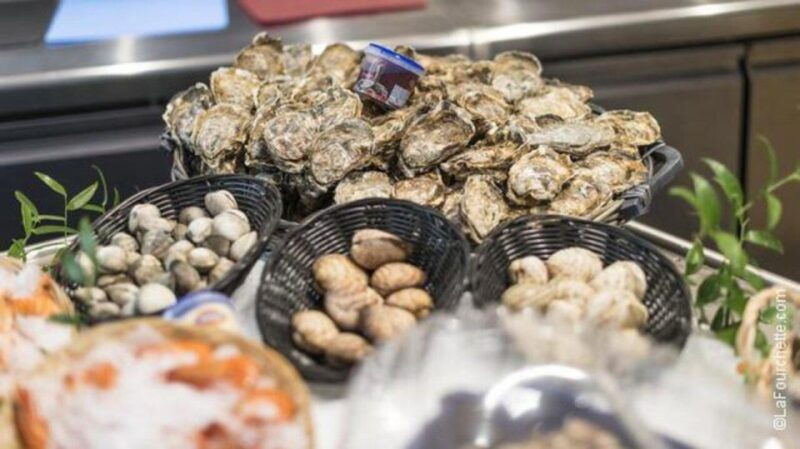 paris-shuck-savor-oysters-with-wine-pairing