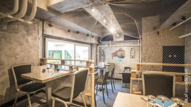 paris-shuck-savor-oysters-with-wine-pairing