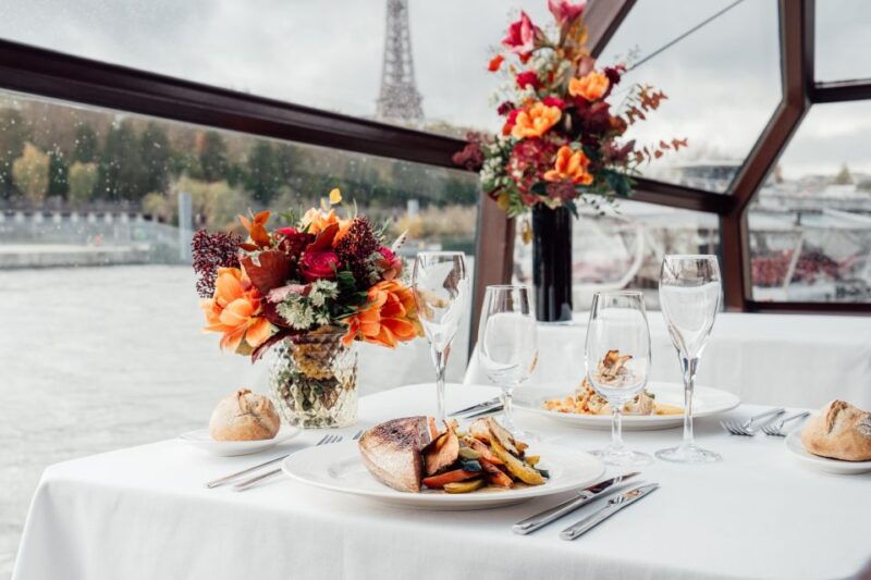 paris-sightseeing-cruise-on-the-seine-with-3-course-lunch