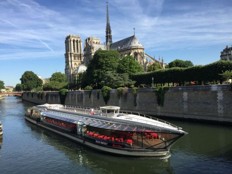 paris-sightseeing-cruise-on-the-seine-with-3-course-lunch