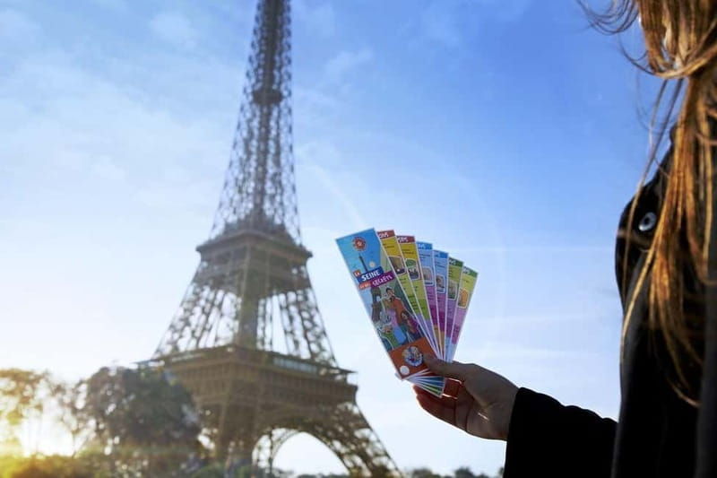 Paris: Sightseeing Cruise with 'Les Incollables' Quiz - Discover Paris from a New Perspective: The Sightseeing Cruise with Les Incollables Quiz