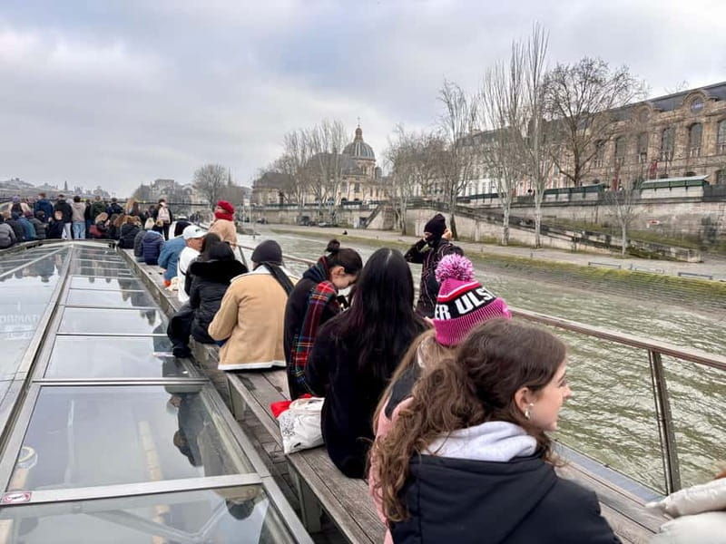 Paris: Sightseeing Cruise with 'Les Incollables' Quiz - Authentic Traveler Insights