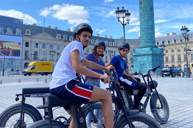 paris-sightseeing-family-friendly-guided-electric-bike-tour