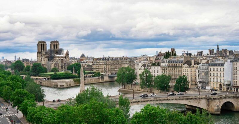 paris-ste-chapelle-conciergerie-notre-dame-private-tour